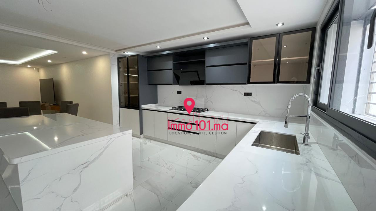 Location villa moderne meublée à Hay Riad SILVM2343